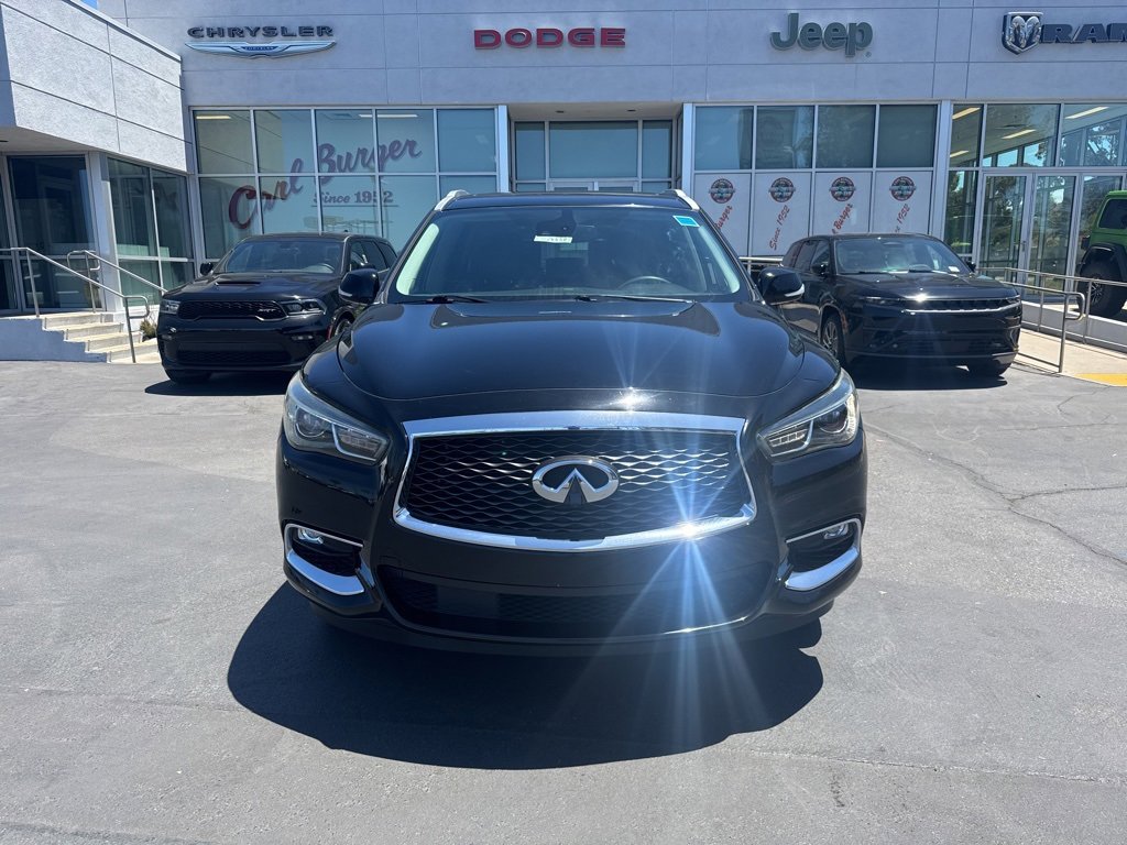 Used 2019 INFINITI QX60 Luxe w/ Essential Package image 2