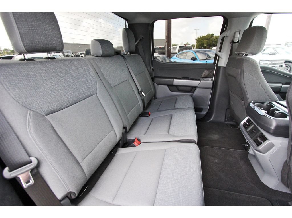 Used 2025 Ford F150 Lightning XLT AWD/4WD image 15