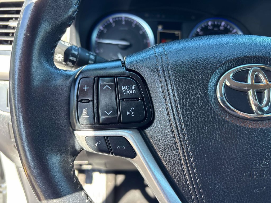 Used 2019 Toyota Highlander Limited AWD/4WD image 21
