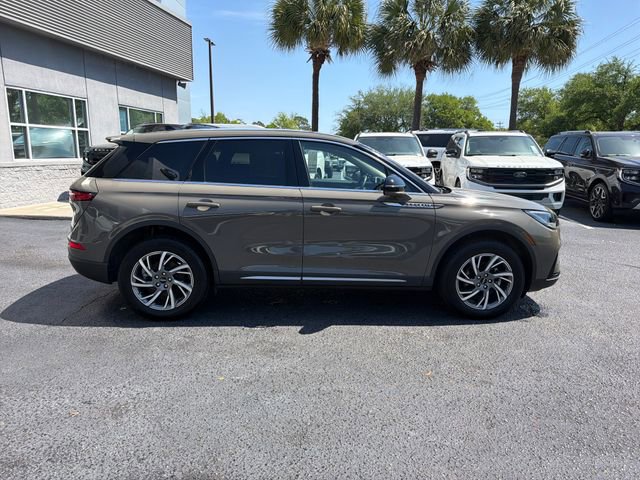 Used 2025 Lincoln Corsair AWD w/ Equipment Group 101A image 9