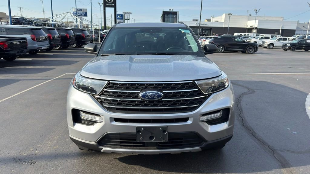 Used 2022 Ford Explorer XLT w/ Equipment Group 202A AWD/4WD image 7