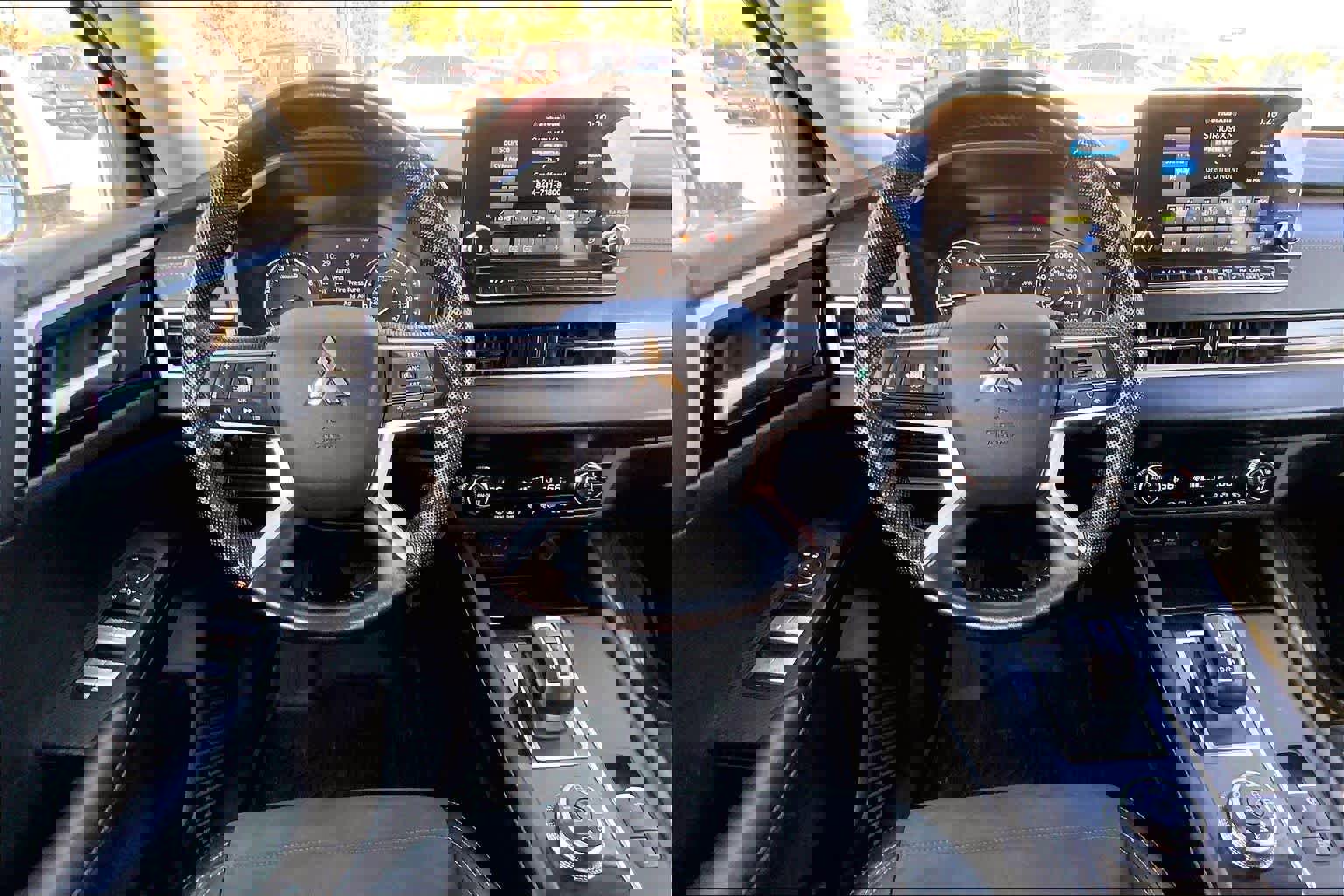 Used 2024 Mitsubishi Outlander SE image 6