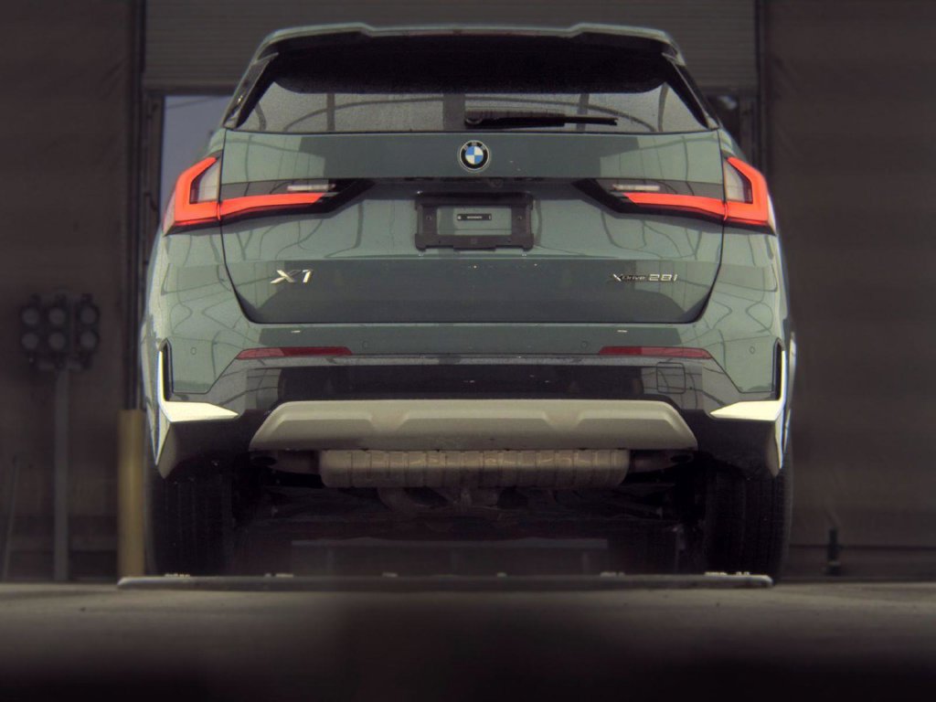 Used 2025 BMW X1 xDrive28i AWD/4WD image 8