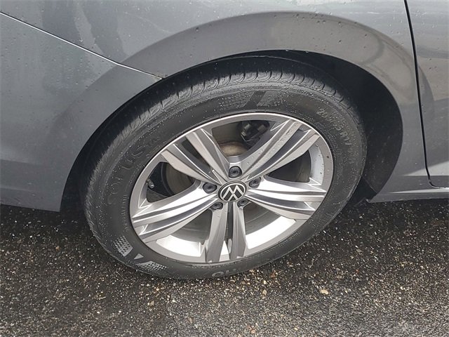 Used 2023 Volkswagen Jetta SE image 5