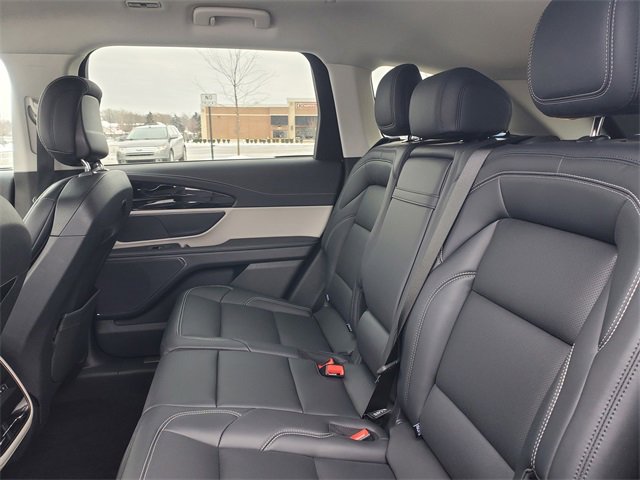 Certified 2025 Lincoln Nautilus Premier image 32