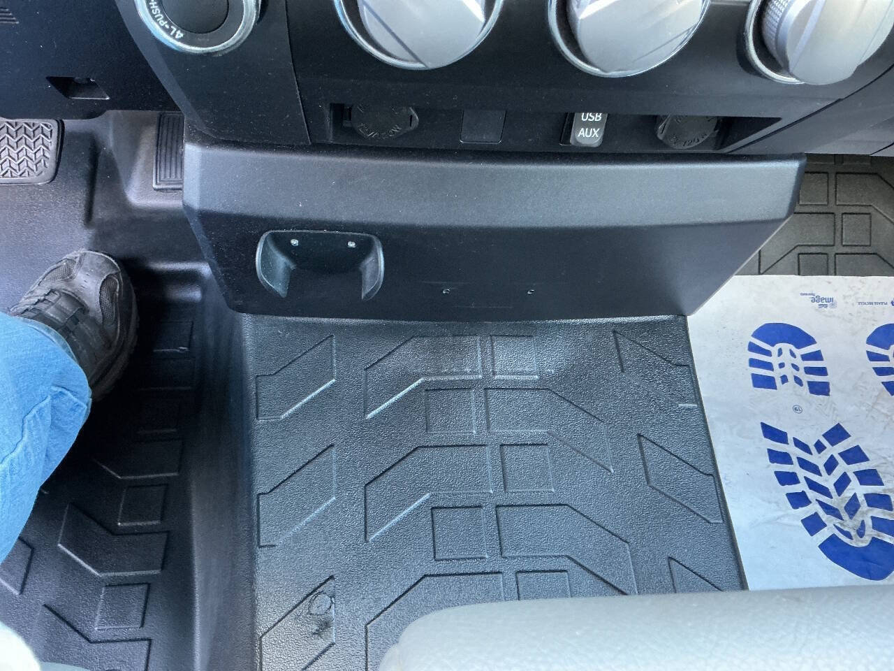 Used 2014 Toyota Tundra SR AWD/4WD image 33