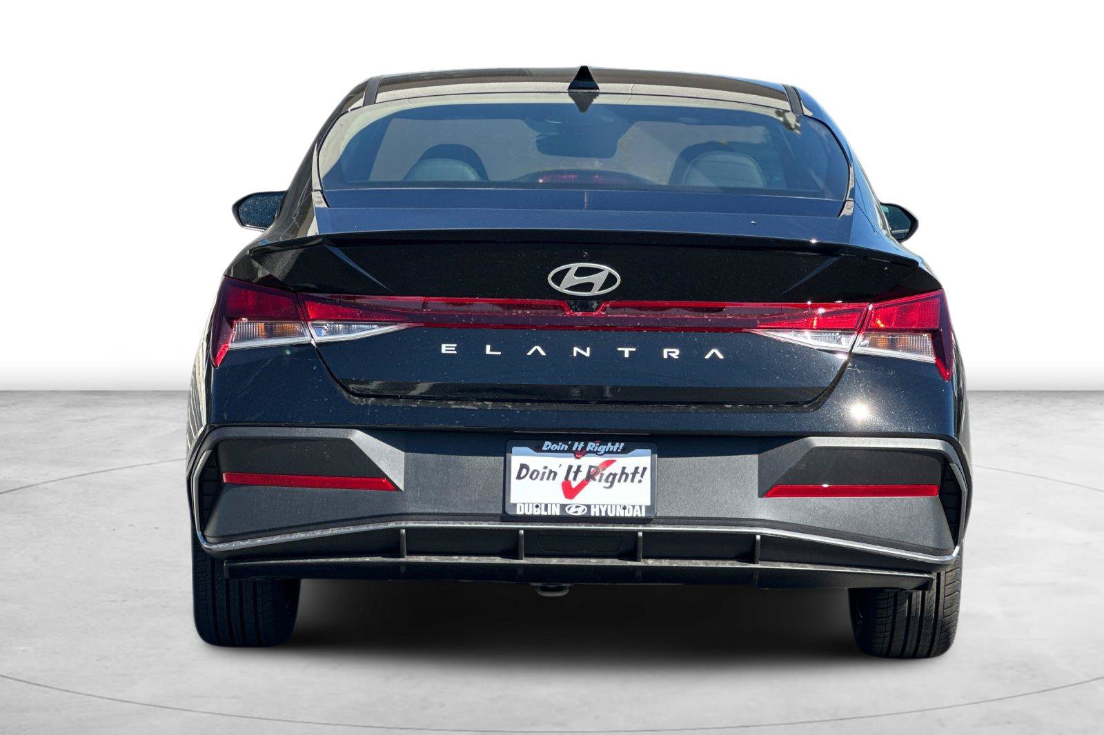 New 2026 Hyundai Elantra SEL Sport FWD image 3