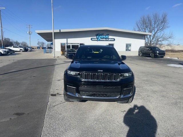 Used 2024 Jeep Grand Cherokee L Limited w/ Luxury Tech Group II image 3