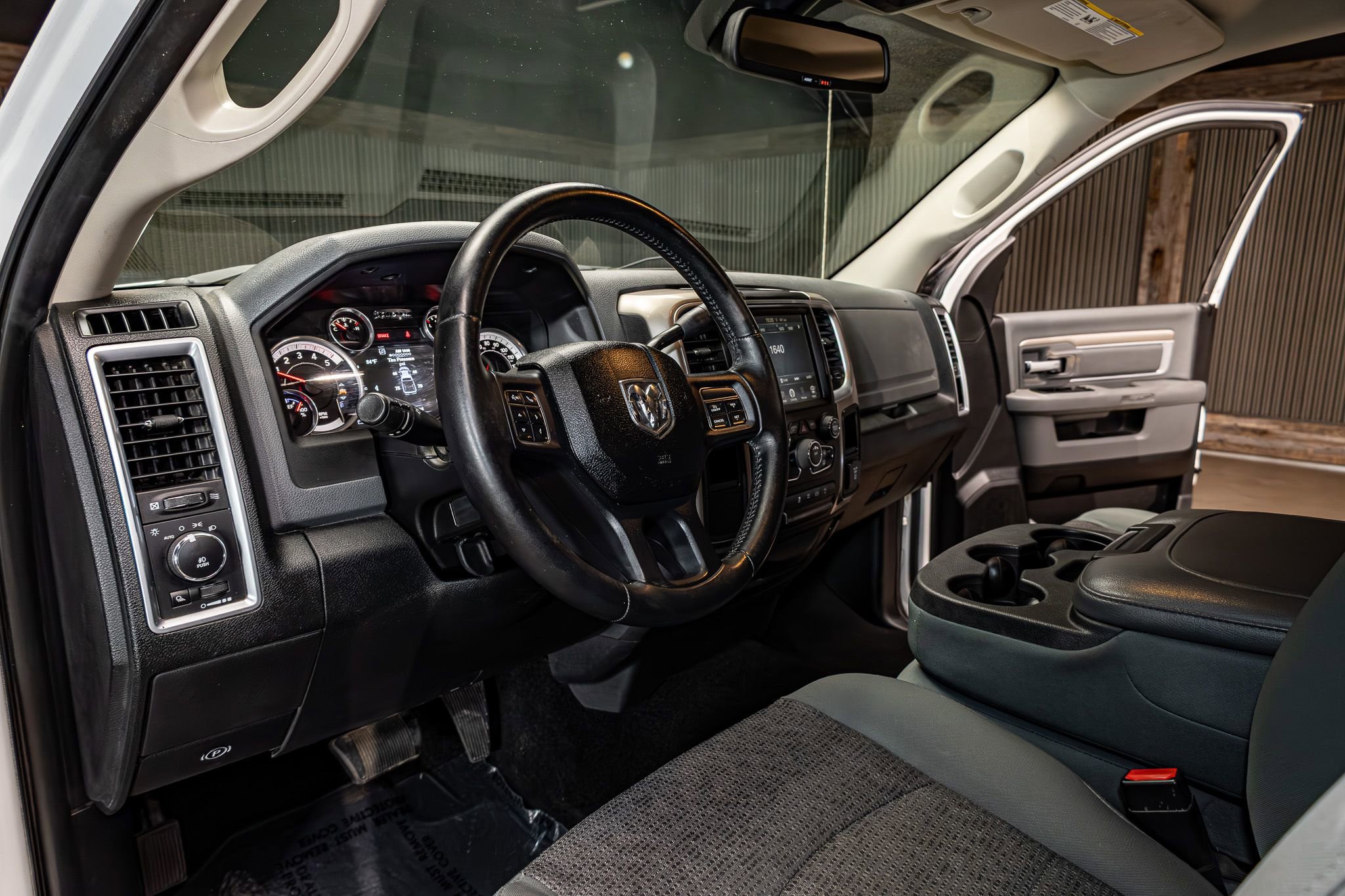 Used 2014 RAM 2500 SLT w/ Luxury Group RWD image 12