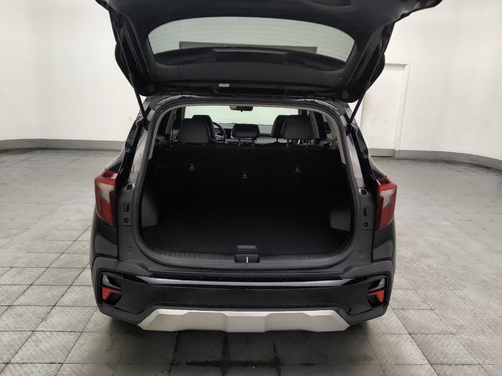 Used 2024 Kia Seltos EX FWD image 29