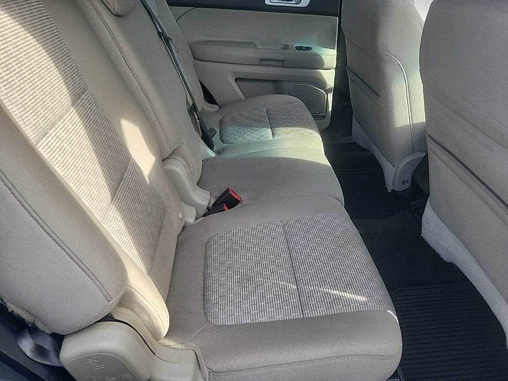 Used 2014 Ford Explorer XLT image 24