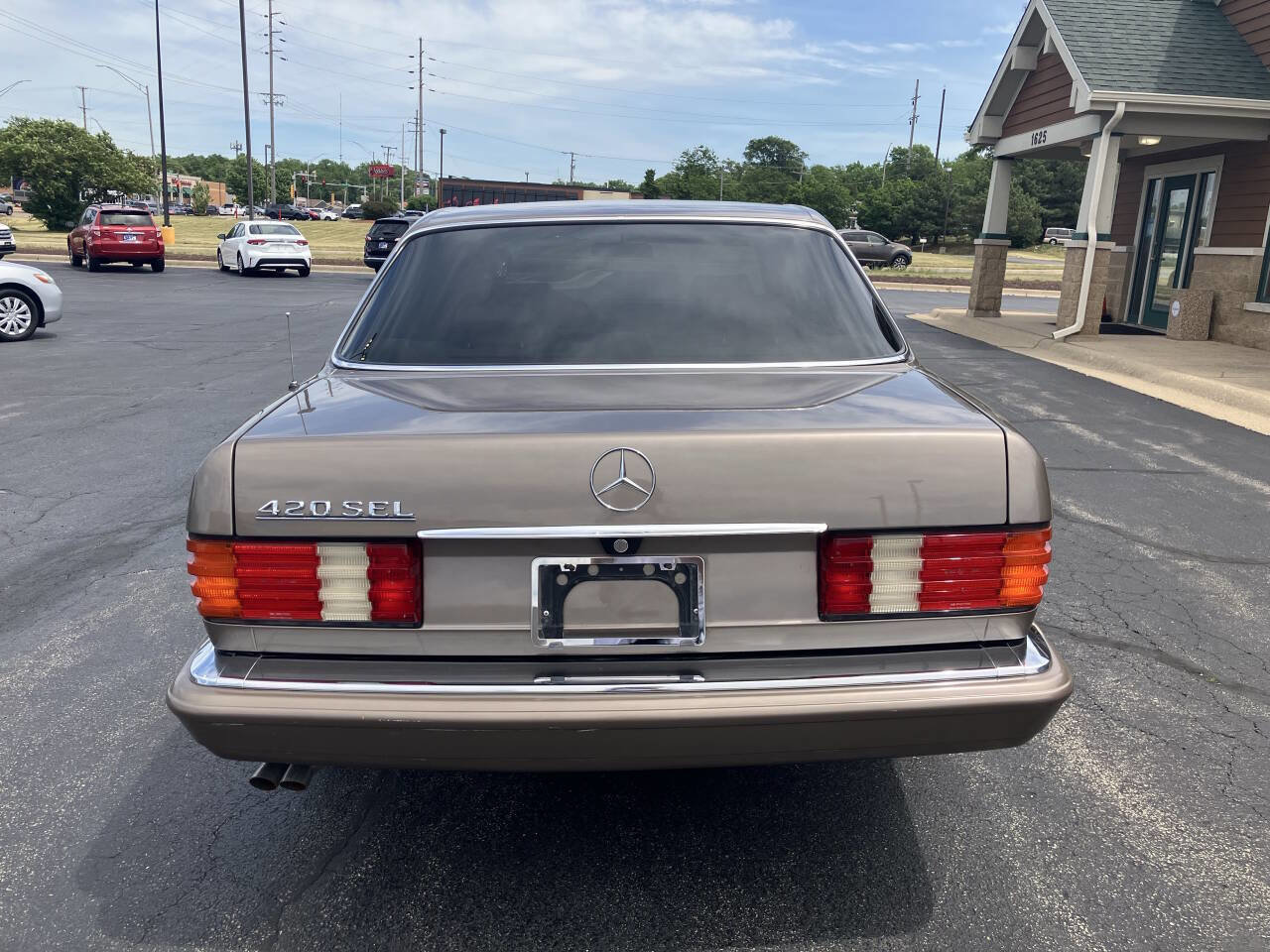 Used 1988 Mercedes-Benz 420 SEL image 4