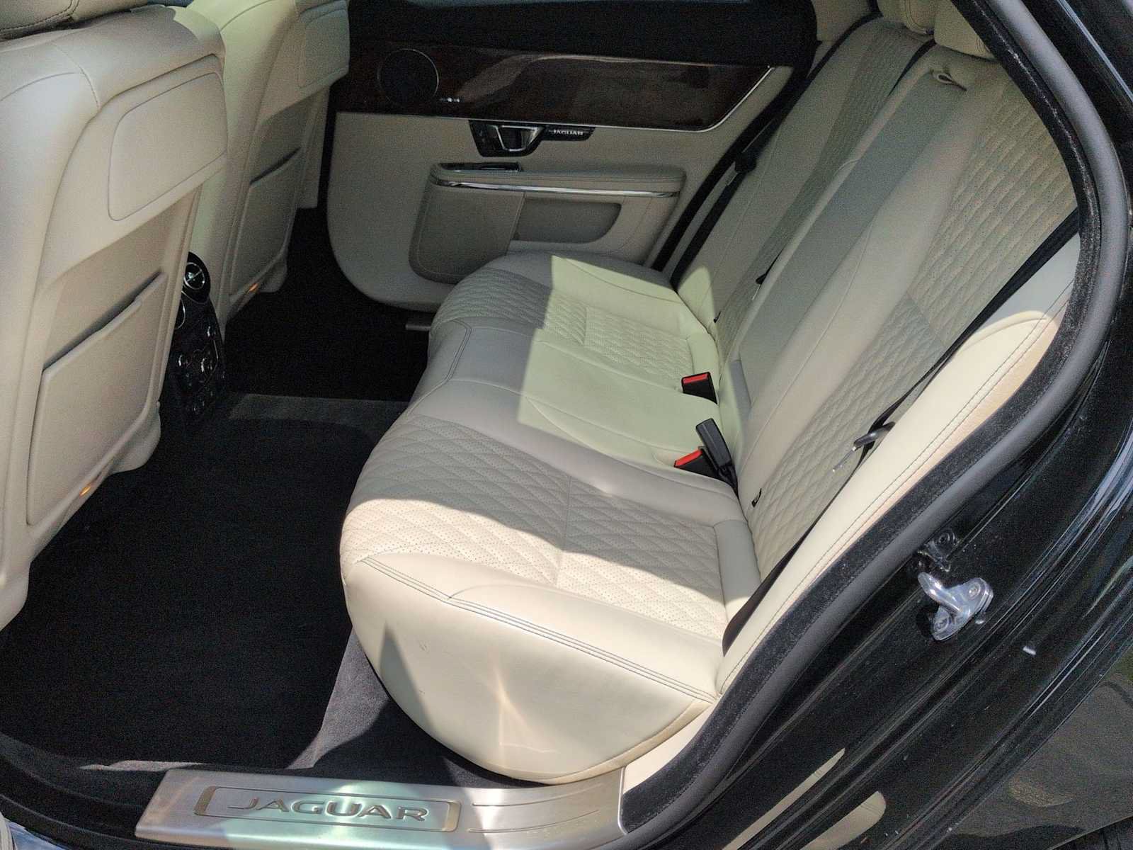 Used 2019 Jaguar XJ AWD image 21
