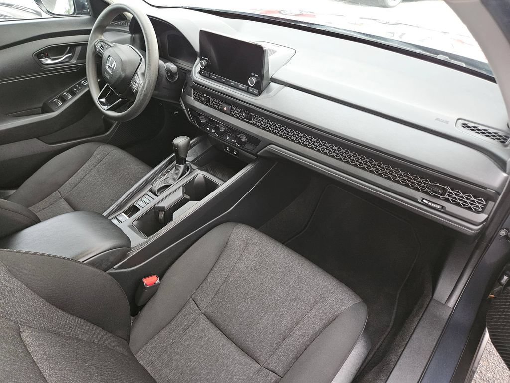 Used 2025 Honda Accord LX image 27