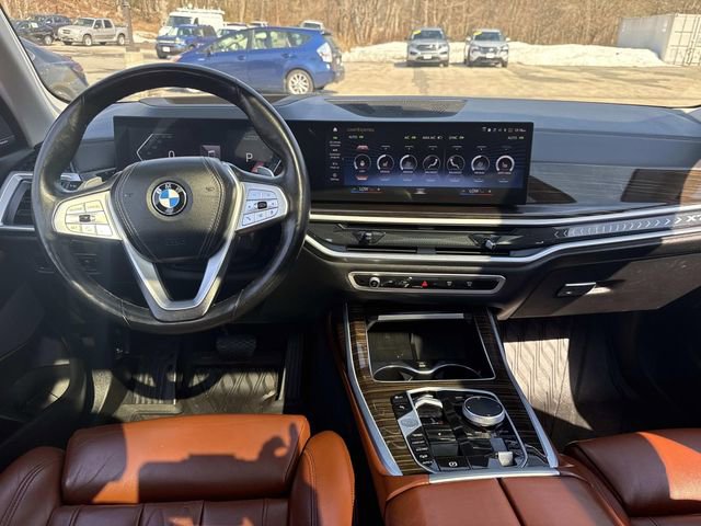 Used 2023 BMW X7 xDrive40i AWD/4WD image 18