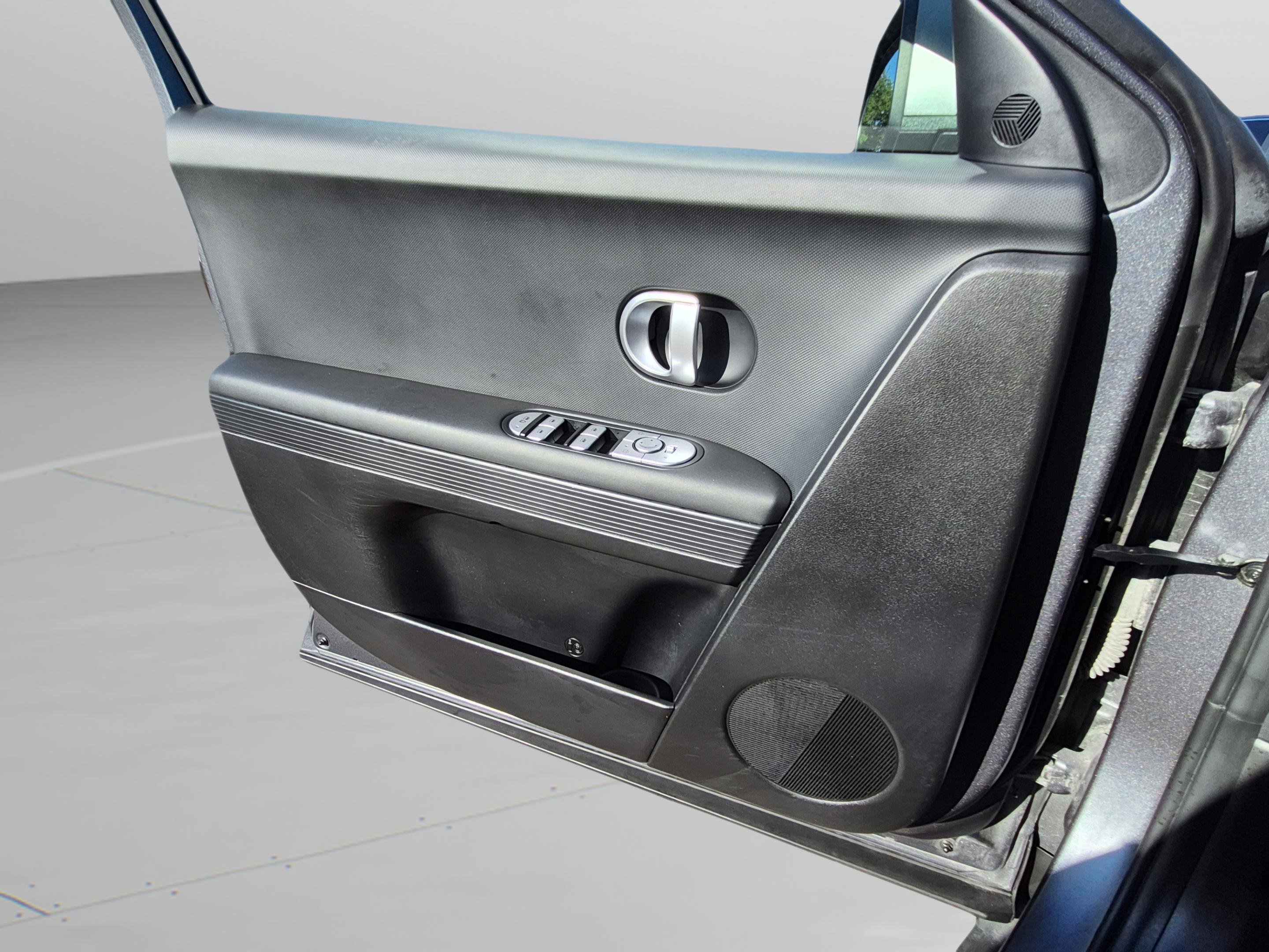 Used 2024 Hyundai Ioniq 5 SEL RWD image 22