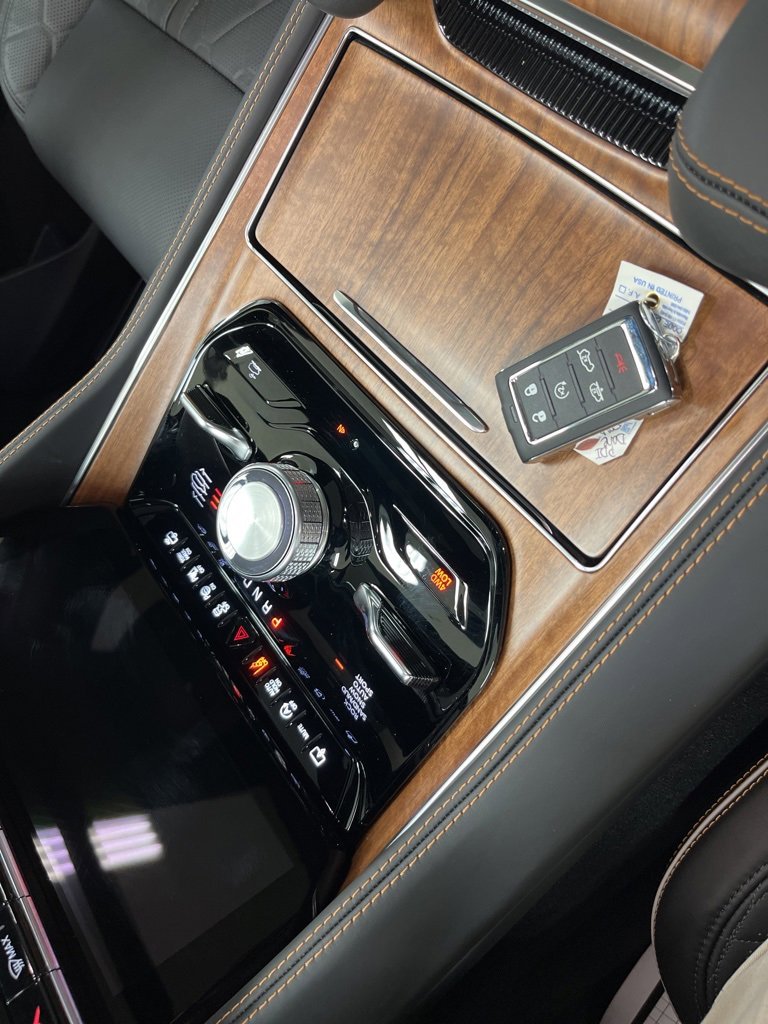 New 2024 Jeep Grand Wagoneer L Series III image 22