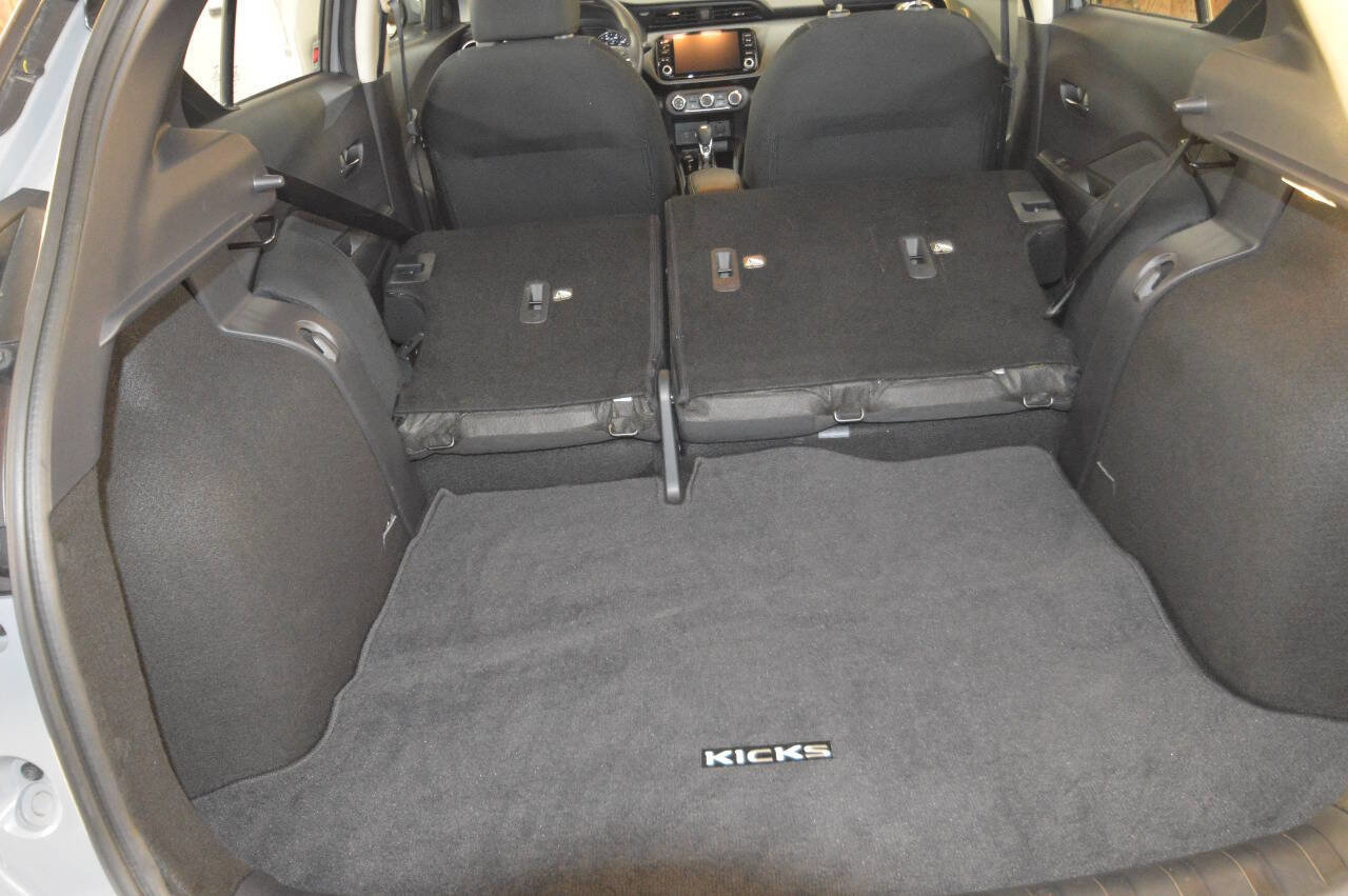 Used 2024 Nissan Kicks SV image 15