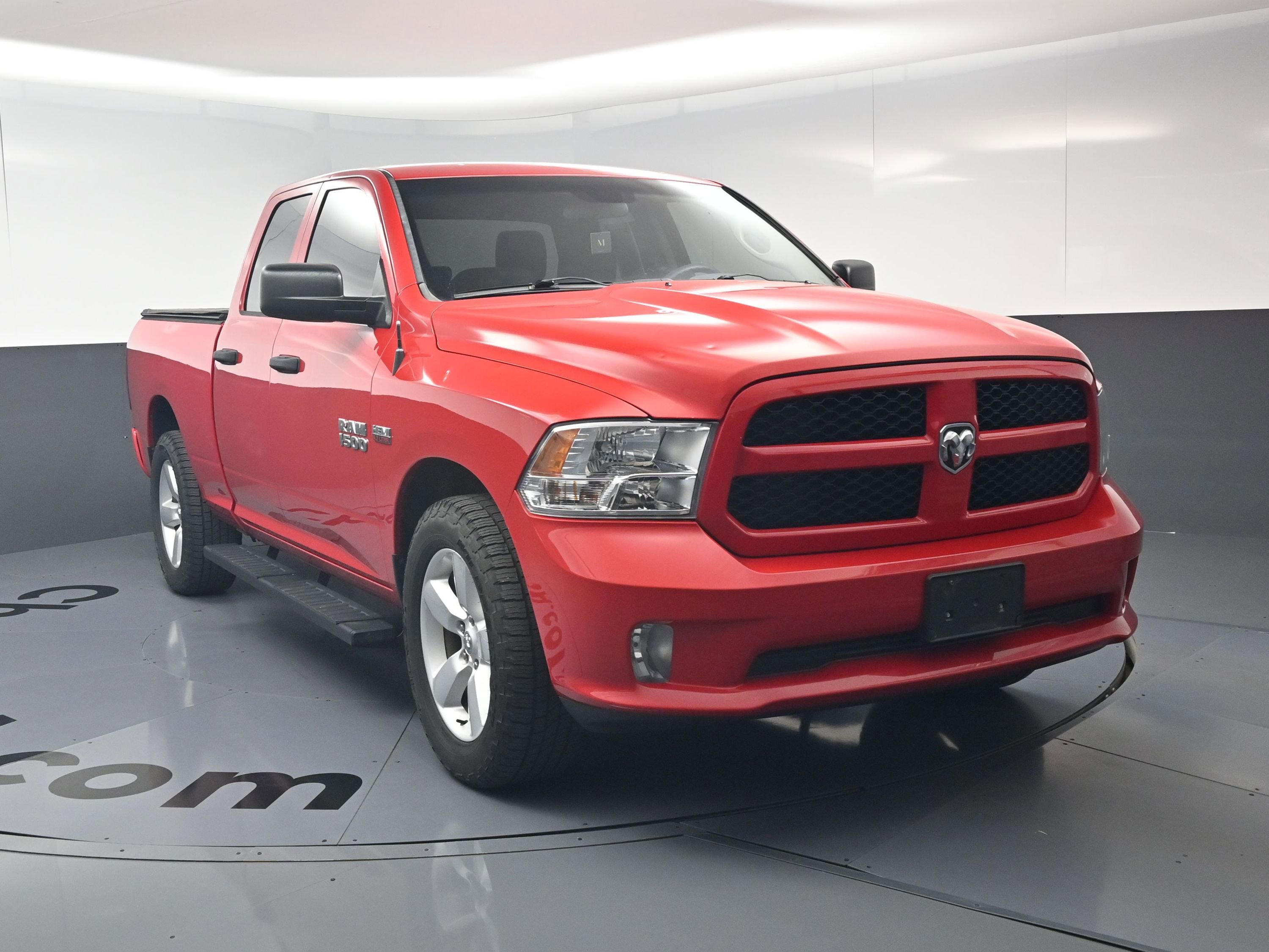 Used 2015 RAM 1500 Express RWD image 3