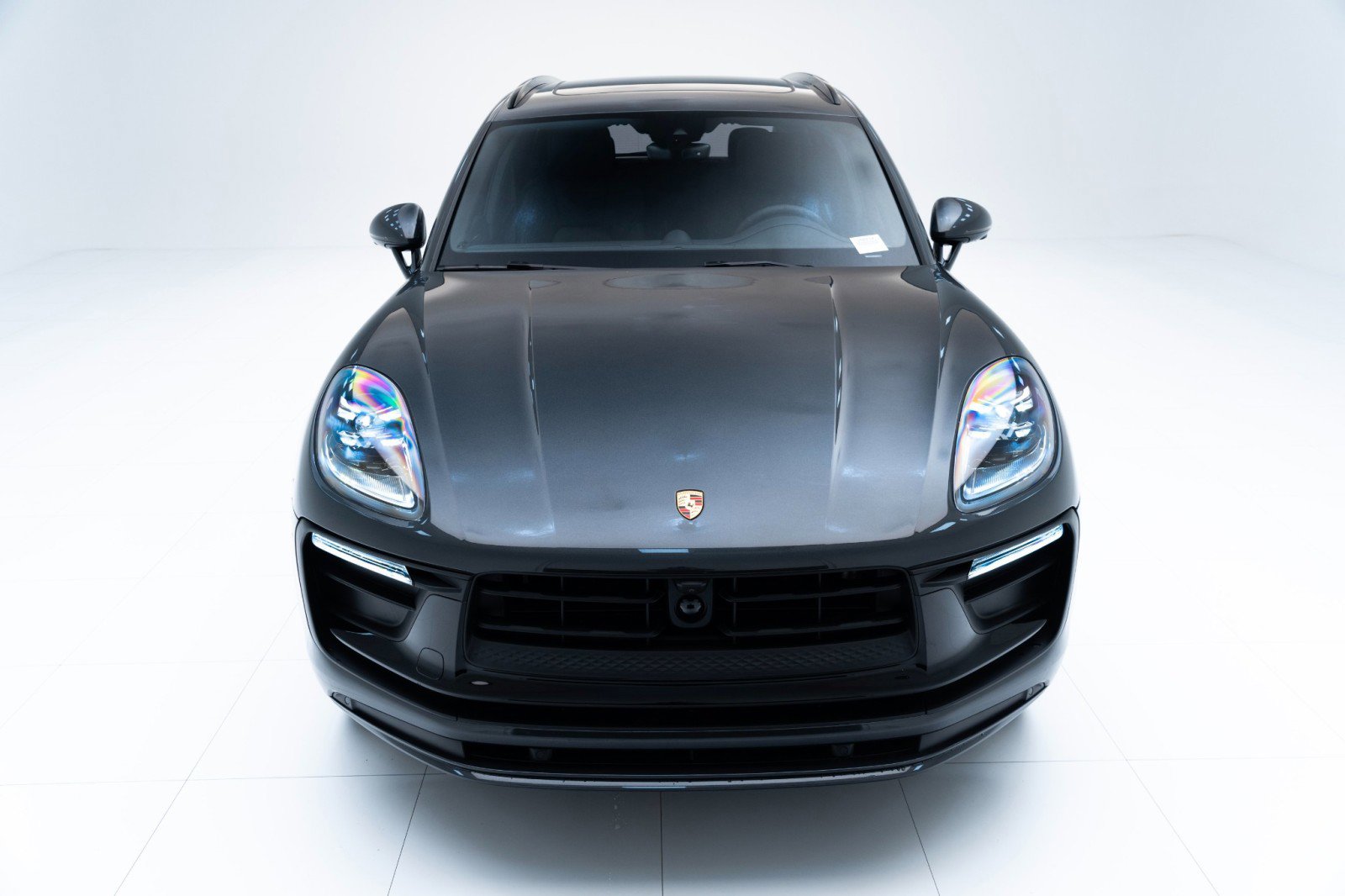 Certified 2025 Porsche Macan AWD/4WD image 6