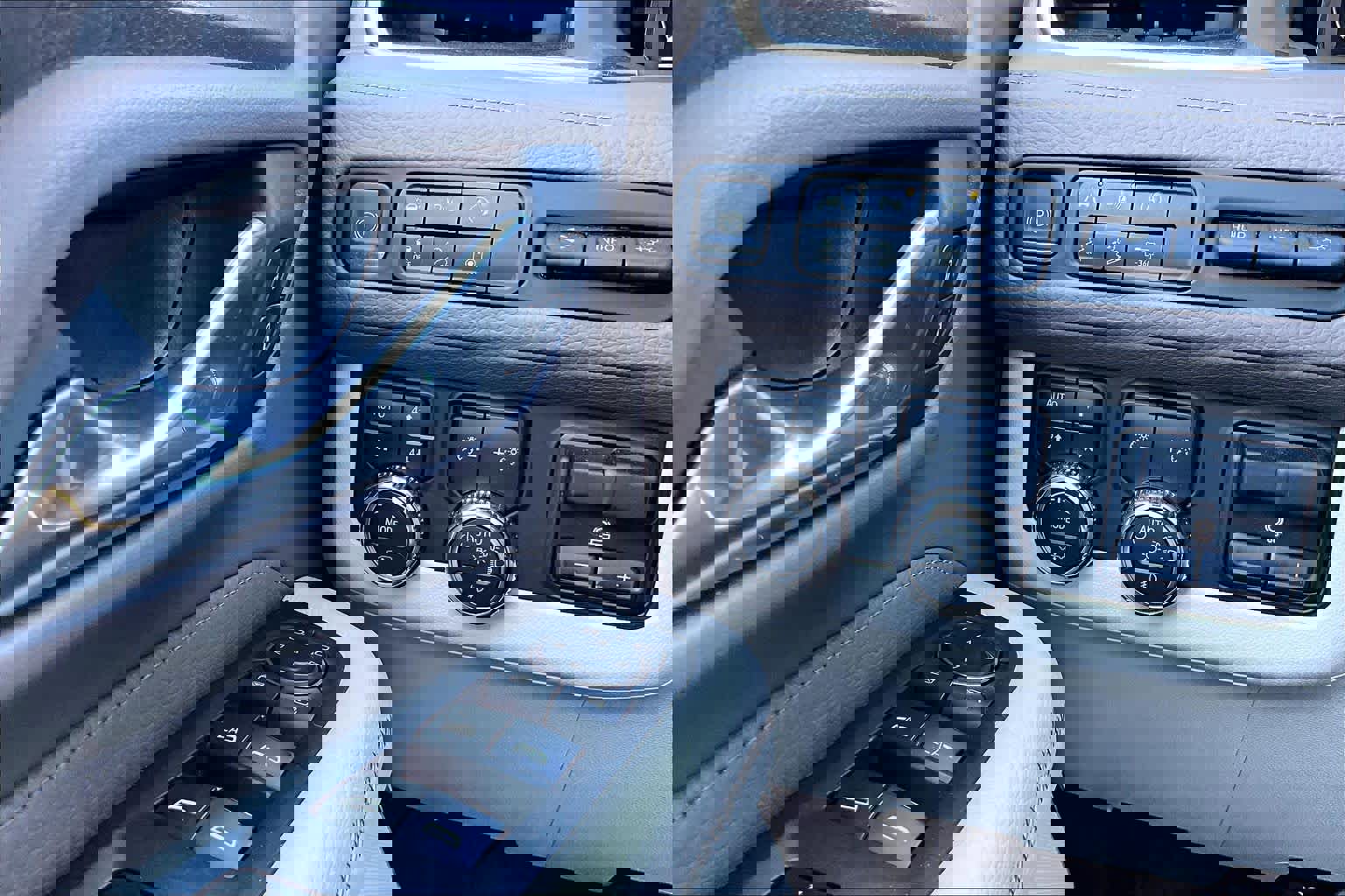 Used 2023 GMC Yukon Denali w/ Max Trailering Package image 33