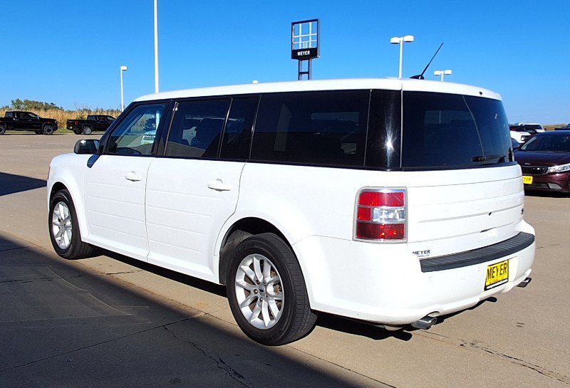 Used 2018 Ford Flex SE image 6