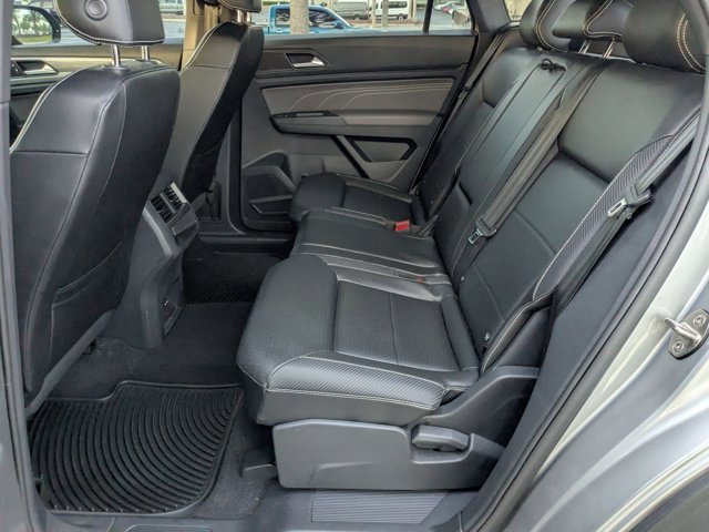 Used 2021 Volkswagen Atlas Cross Sport SE w/ Panoramic Sunroof Package image 17