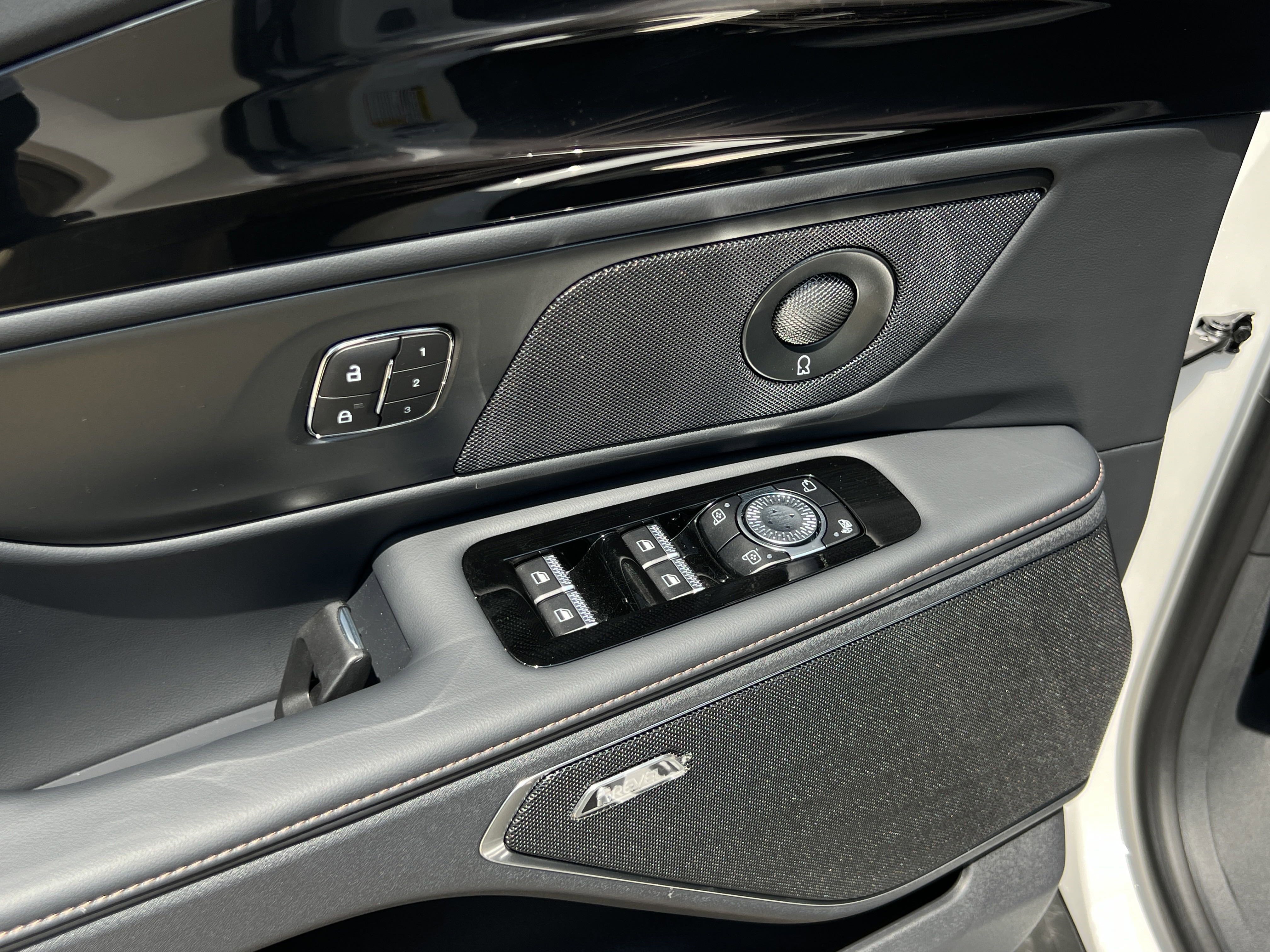 New 2025 Lincoln Nautilus Premier w/ Equipment Group 102A image 26