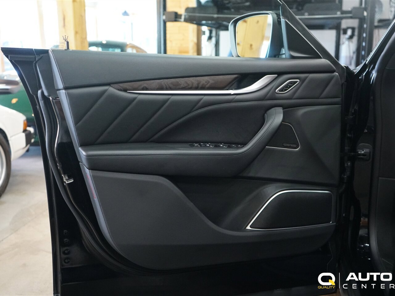 Used 2021 Maserati Levante GranLusso image 9