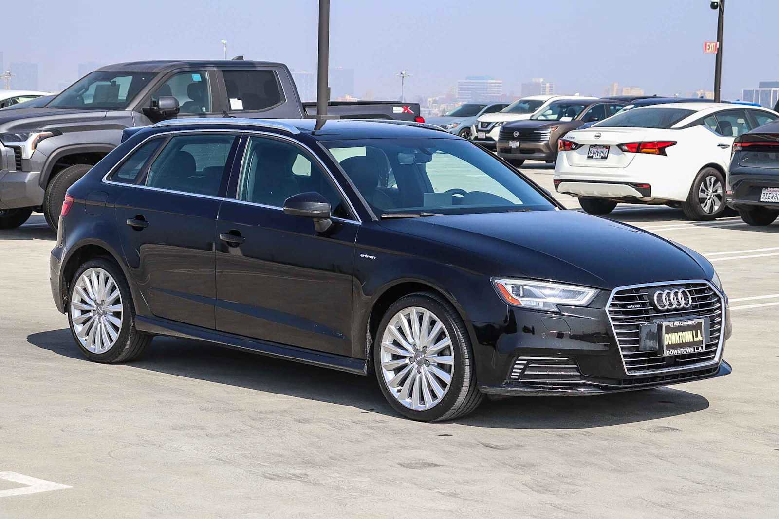 Used 2017 Audi A3 e-tron Premium Plus w/ Premium Plus Package image 3