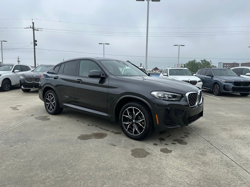 Certified 2025 BMW X4 xDrive30i image 3