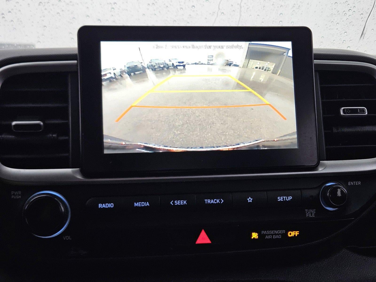 Used 2021 Hyundai Venue SE FWD image 16