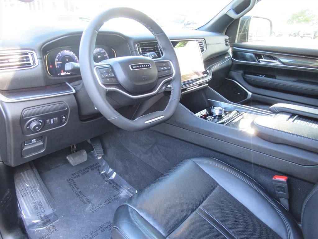 Used 2024 Jeep Wagoneer 4WD image 17