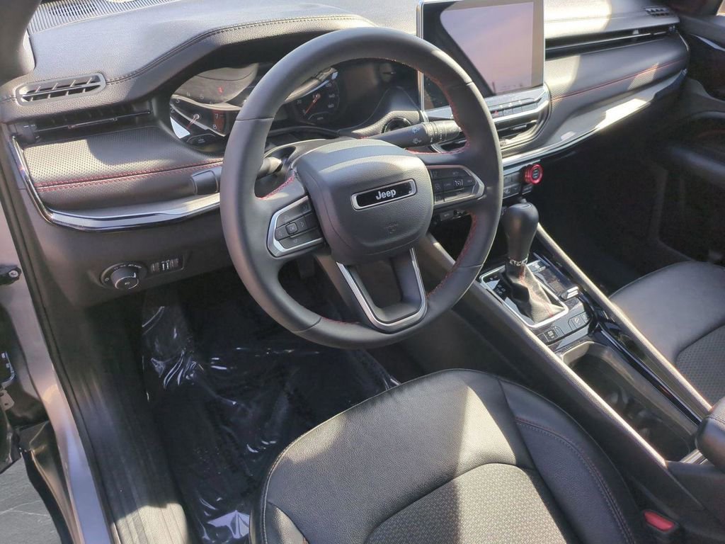 Used 2023 Jeep Compass Trailhawk image 11