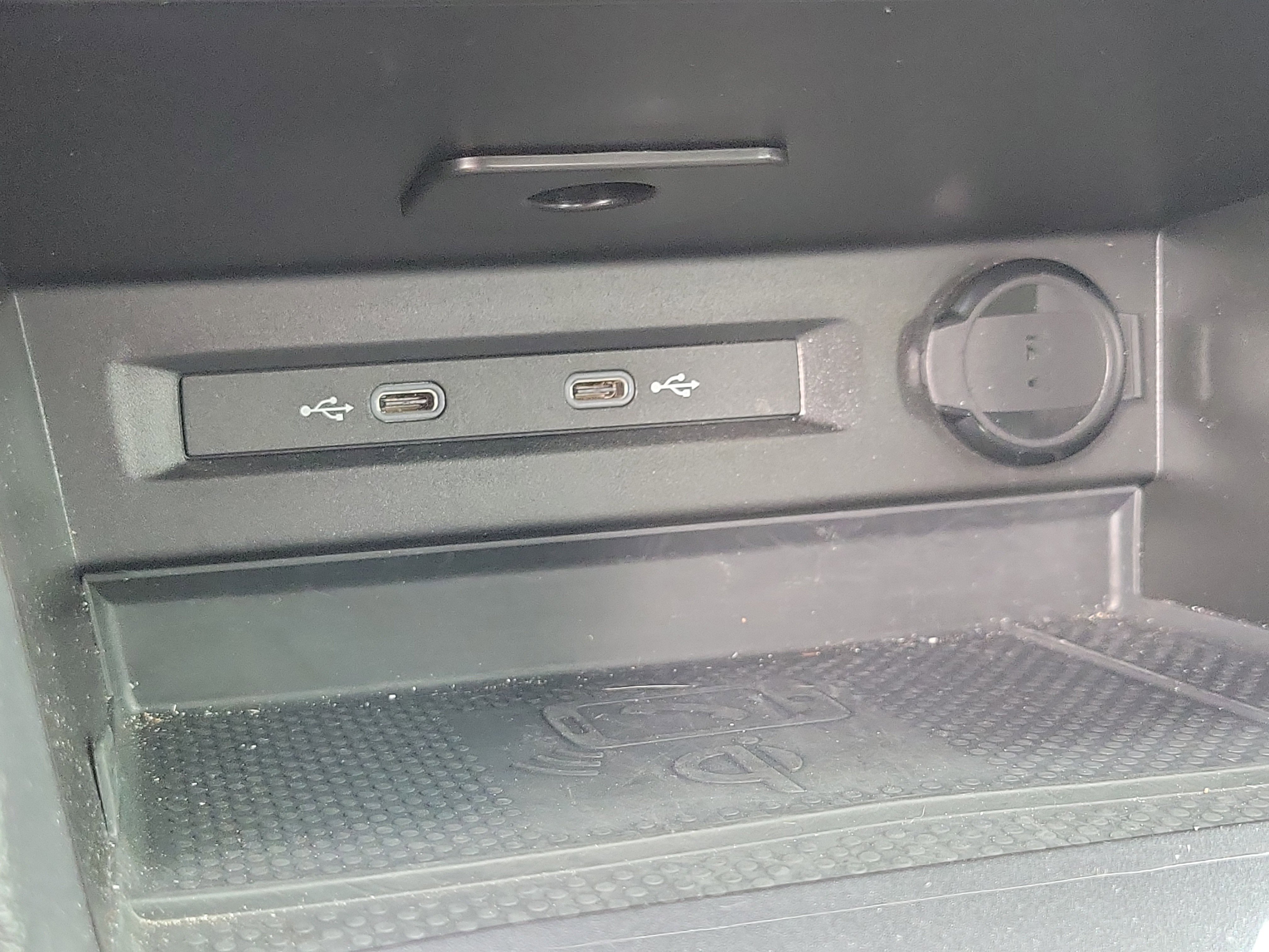 Used 2024 Volkswagen Tiguan SE image 28