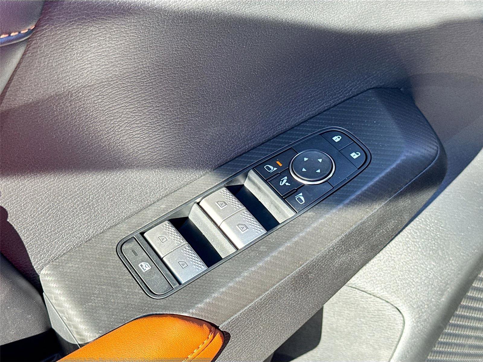 New 2025 Mitsubishi Outlander SEL image 18