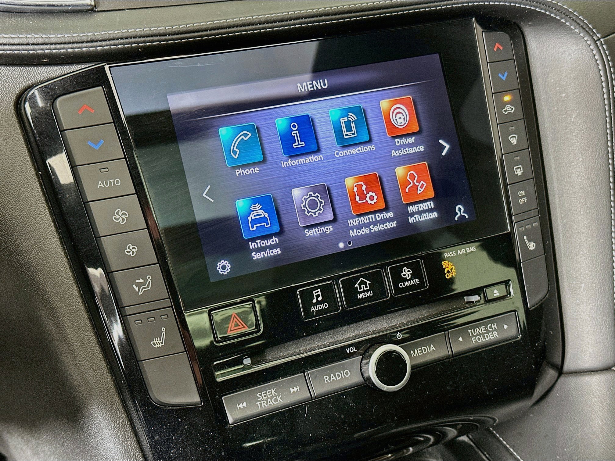 Used 2021 INFINITI QX50 Luxe w/ Appearance Package FWD image 23