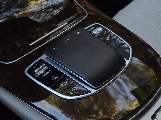 Used 2021 Mercedes-Benz E 350 Sedan image 24