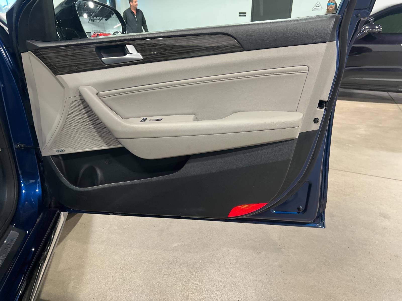 Used 2015 Hyundai Sonata Limited w/ Option Group 05 image 38