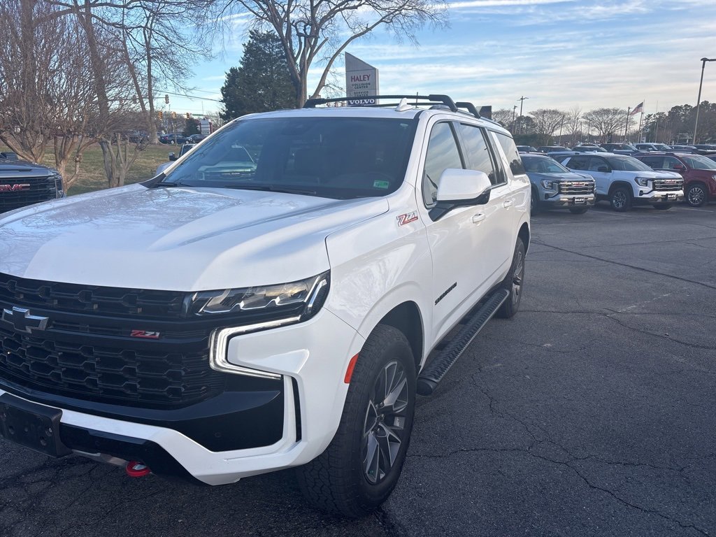 Used 2023 Chevrolet Suburban Z71 w/ Luxury Package image 2