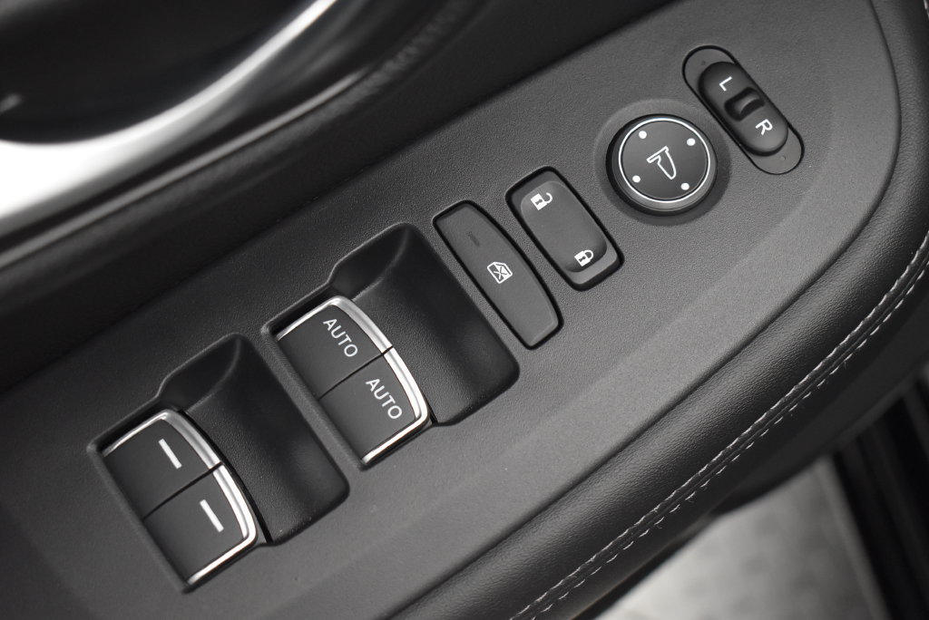 Used 2024 Honda HR-V EX-L image 11