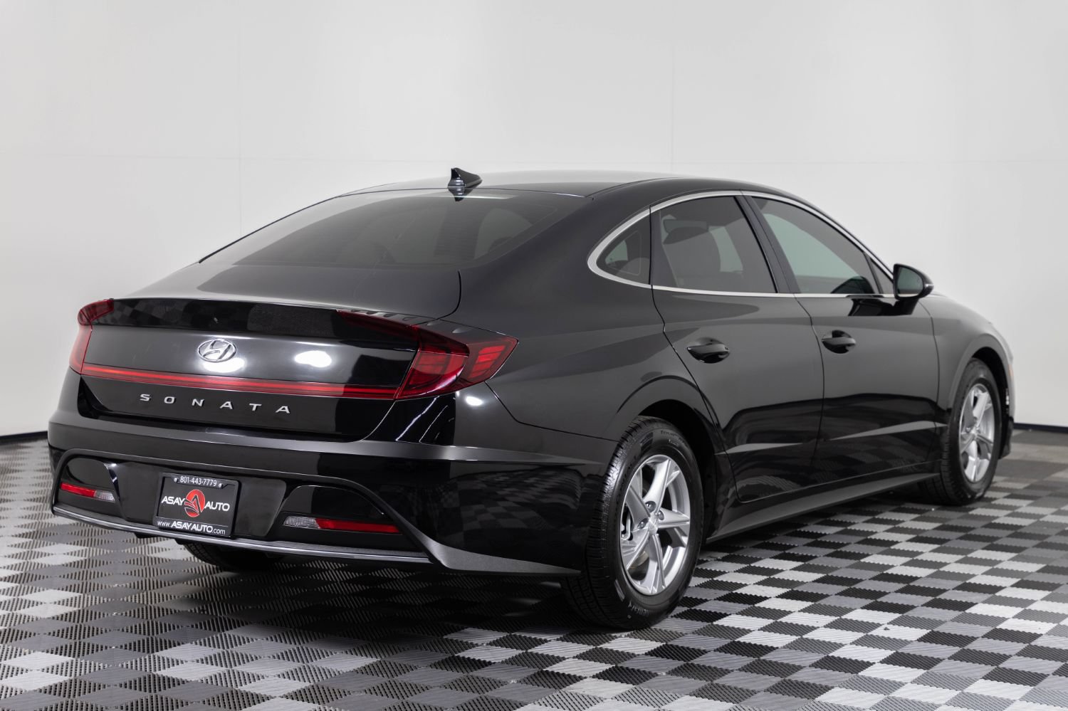Used 2023 Hyundai Sonata SE w/ Preferred Accessory Package FWD image 7