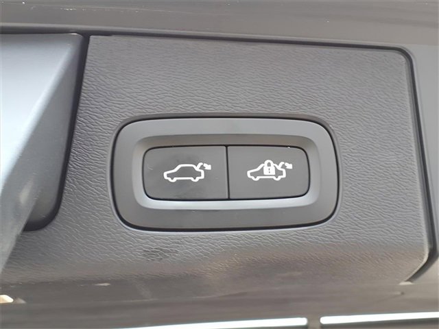 Used 2020 Volvo XC60 T6 Inscription w/ Protection Package Premier image 30