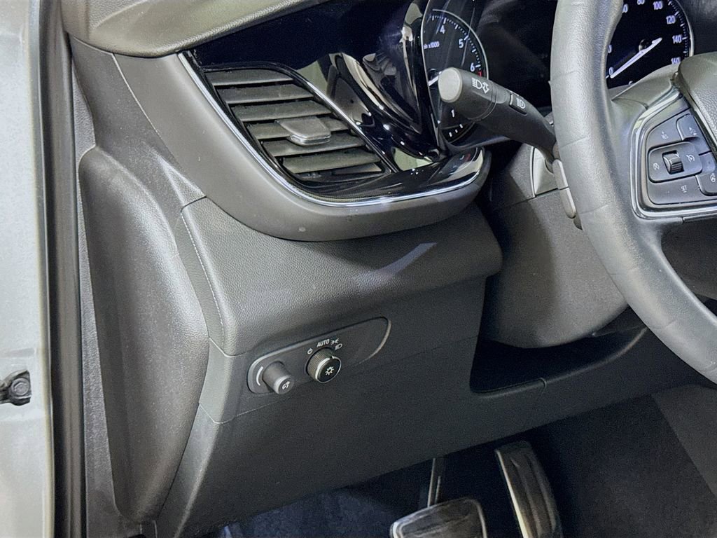 Used 2023 Buick Envision Essence w/ Sport Touring Package AWD/4WD image 8