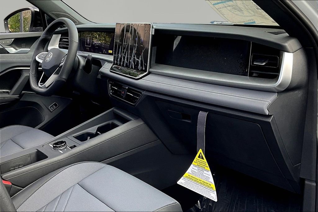 New 2026 Volkswagen Tiguan SE R-Line image 24