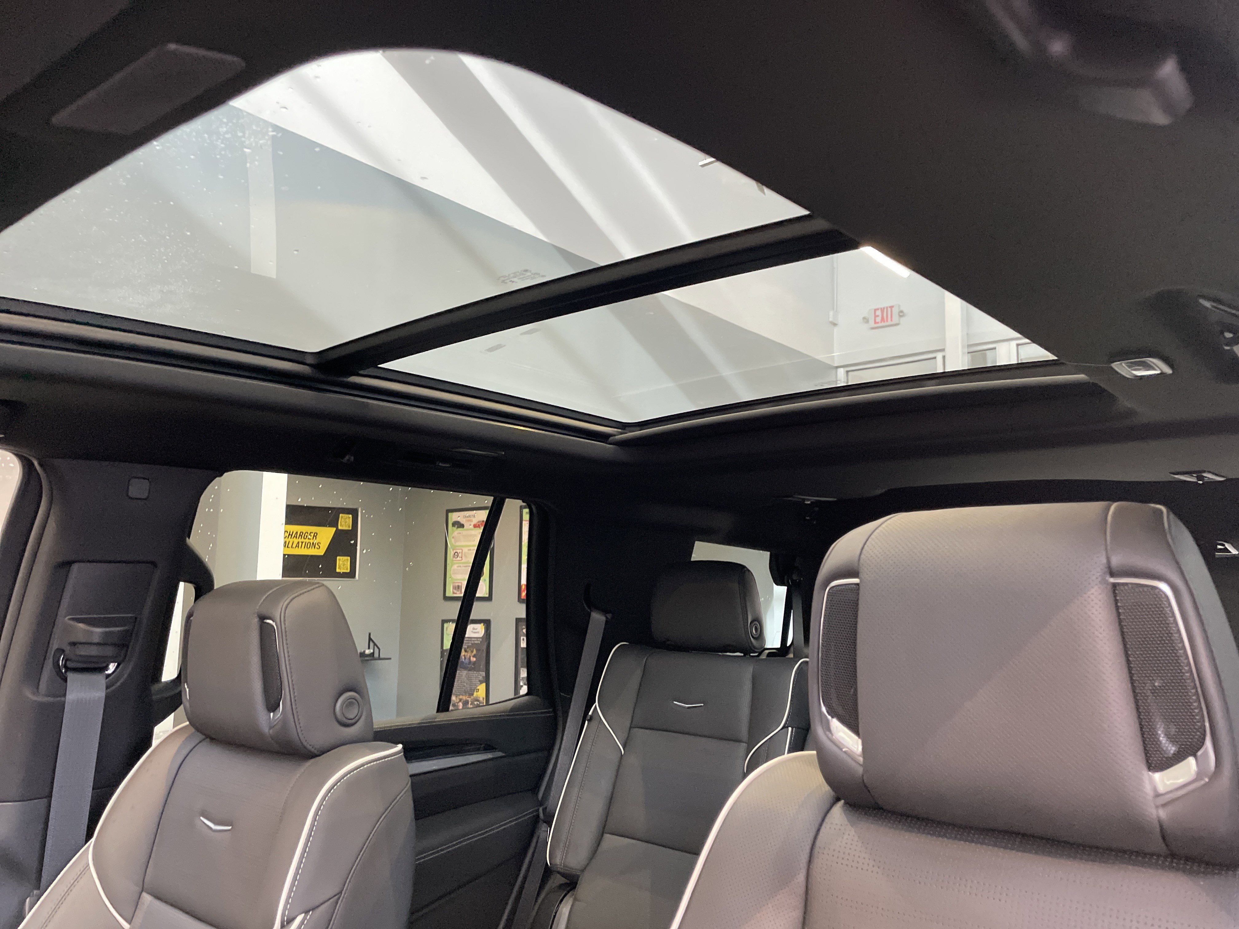 Used 2026 Cadillac Escalade Sport w/ LPO, ONYX Package image 19