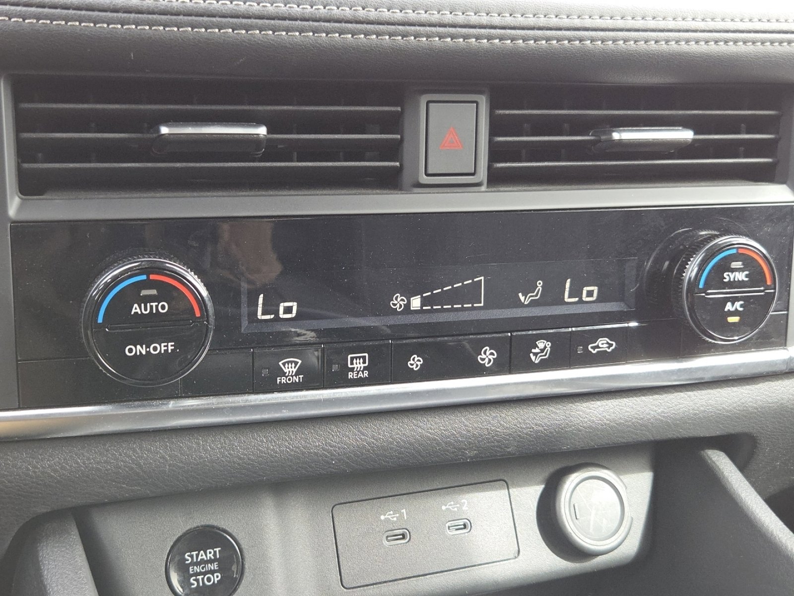 Used 2024 Nissan Rogue SV image 31