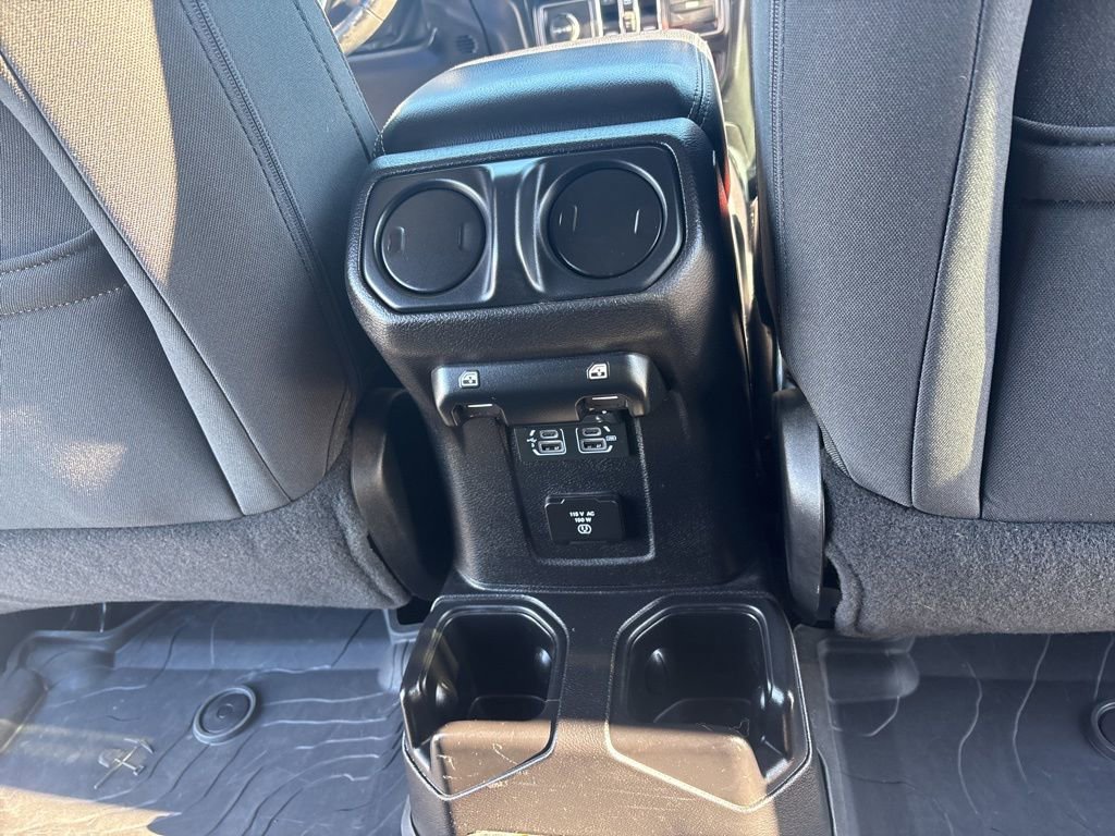 Used 2018 Jeep Wrangler Unlimited Sahara image 38