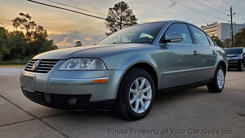 Used 2004 Volkswagen Passat GLS FWD image 1