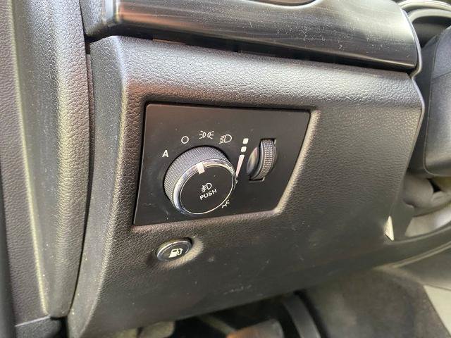 Used 2020 Jeep Grand Cherokee Altitude AWD/4WD image 17